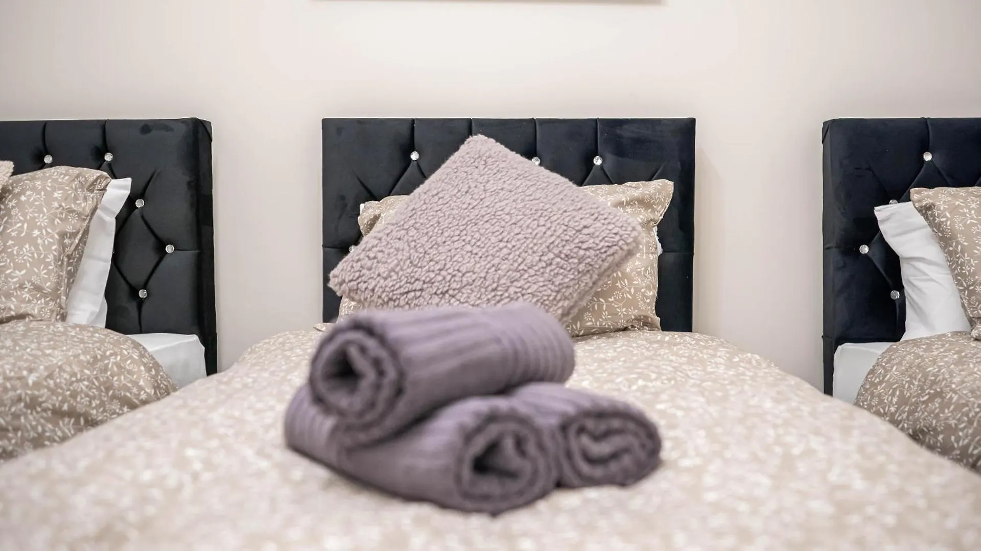 Dom wakacyjny Charming 1-Bedroom Just 1 Mile From Morley Town Center In Leeds Pudsey
