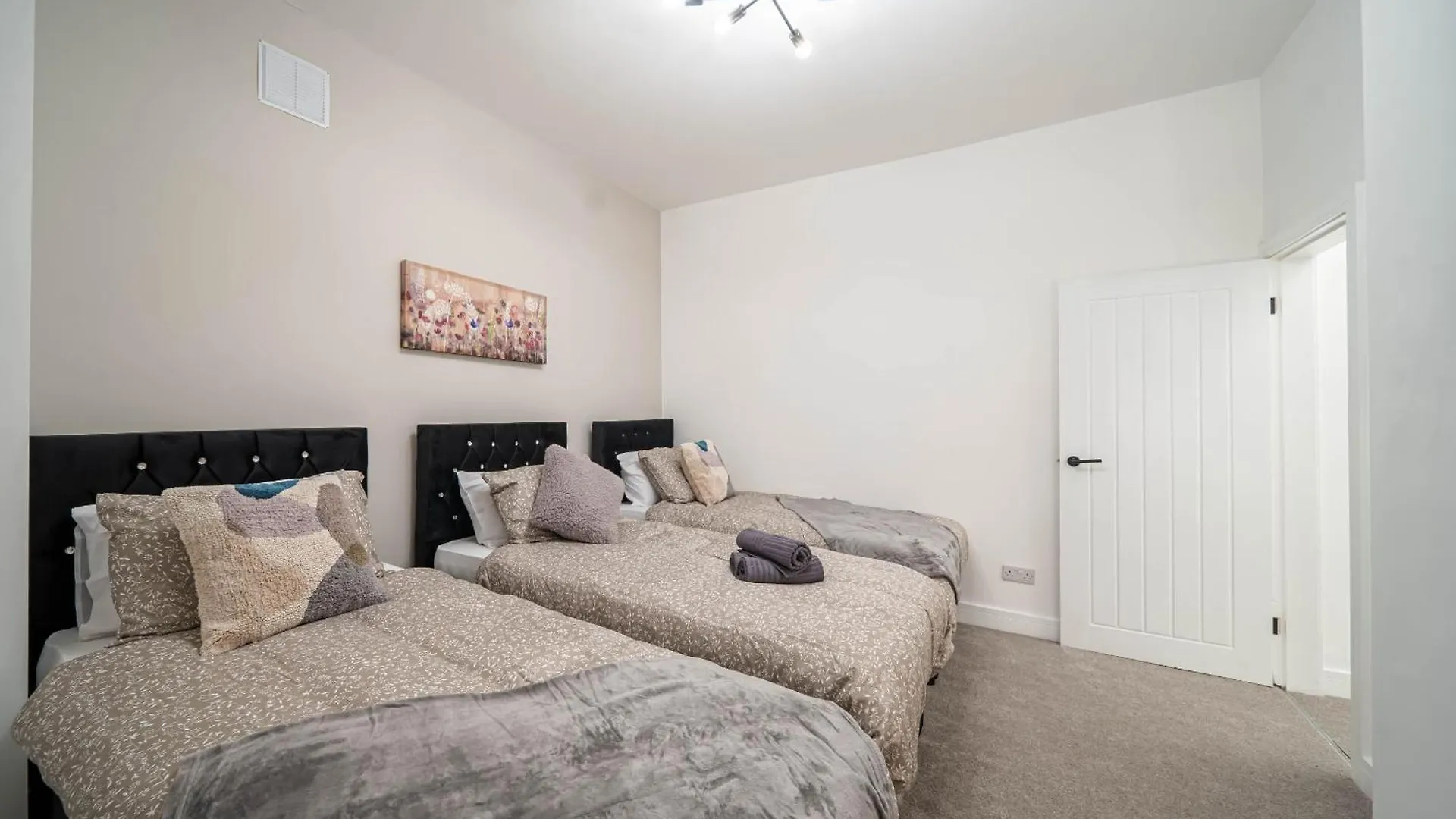 Charming 1-Bedroom Just 1 Mile From Morley Town Center In Leeds Pudsey Wielka Brytania