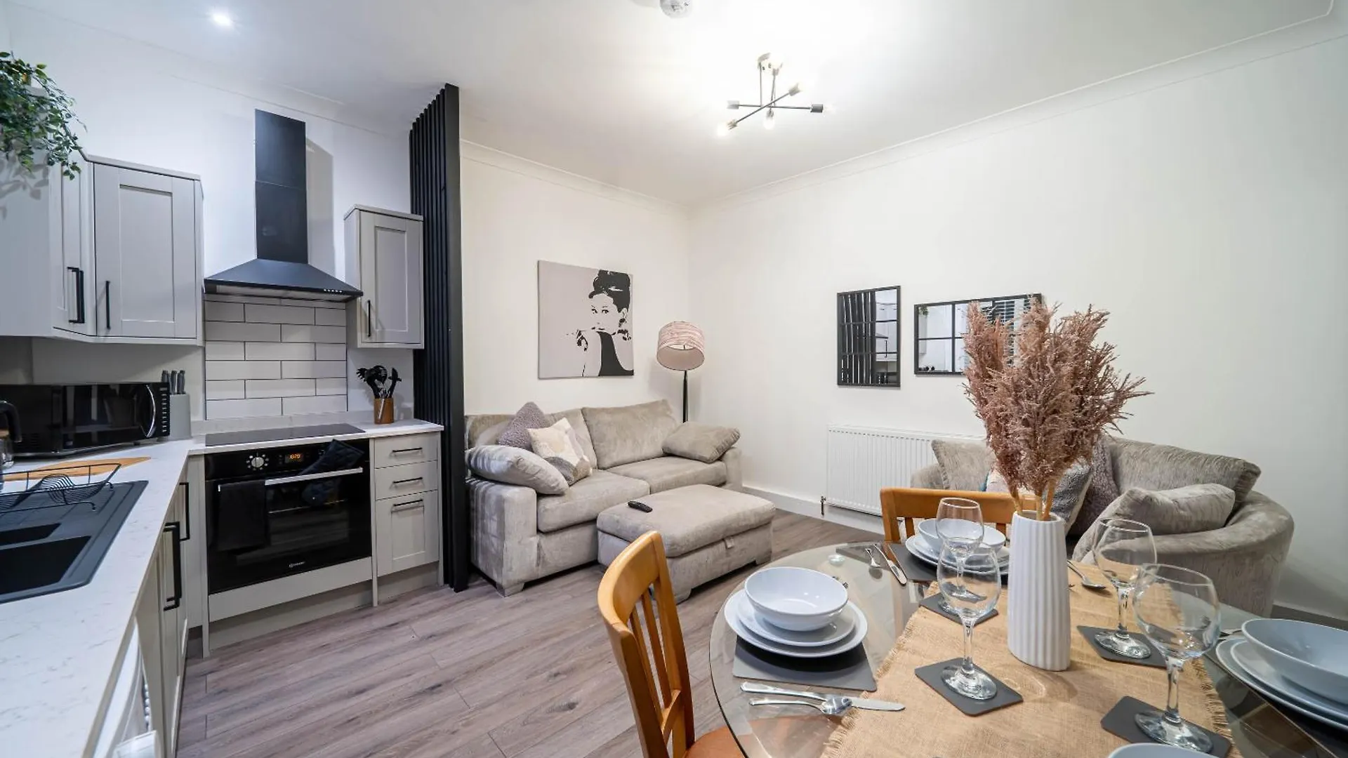 Charming 1-Bedroom Just 1 Mile From Morley Town Center In Leeds Pudsey Dom wakacyjny