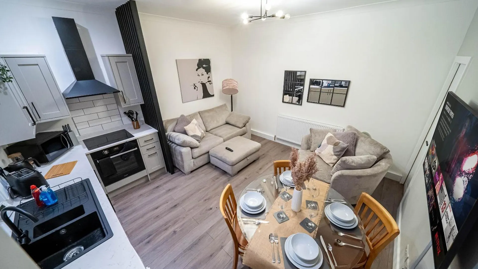 Charming 1-Bedroom Just 1 Mile From Morley Town Center In Leeds Pudsey